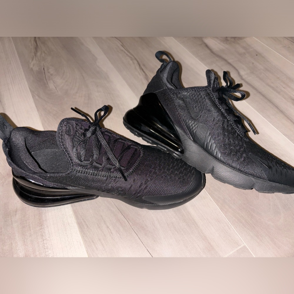 Nike Air Max 270
Big Kids' Shoes